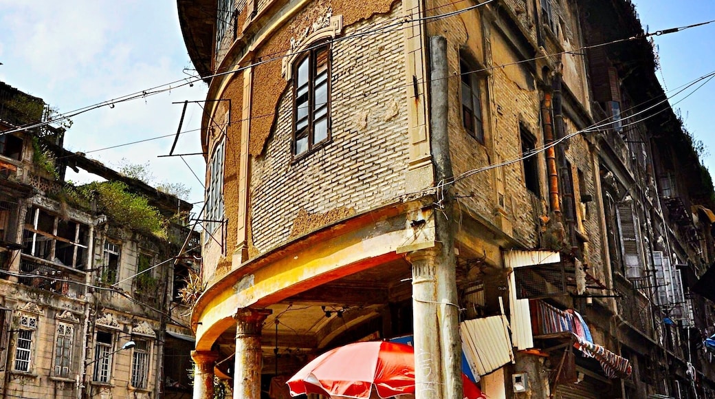 Shantou, a city significant in 19th-century Chinese history as one of the treaty ports established for Western trade and contact, was one of the original special economic zones of China established in the 1980s.
#China #Shantou #OldCity #street #history #Guangdong #architecture