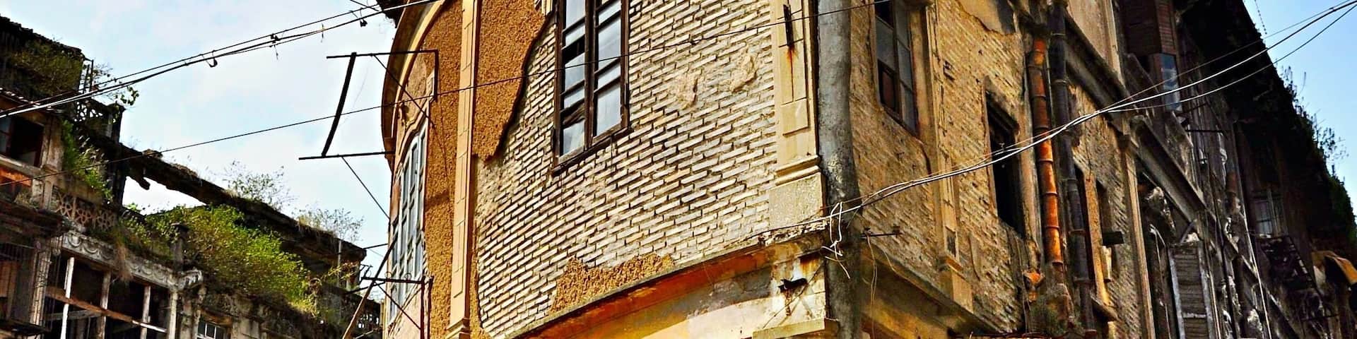 Shantou, a city significant in 19th-century Chinese history as one of the treaty ports established for Western trade and contact, was one of the original special economic zones of China established in the 1980s.
#China #Shantou #OldCity #street #history #Guangdong #architecture