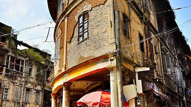 Shantou, a city significant in 19th-century Chinese history as one of the treaty ports established for Western trade and contact, was one of the original special economic zones of China established in the 1980s.
#China #Shantou #OldCity #street #history #Guangdong #architecture