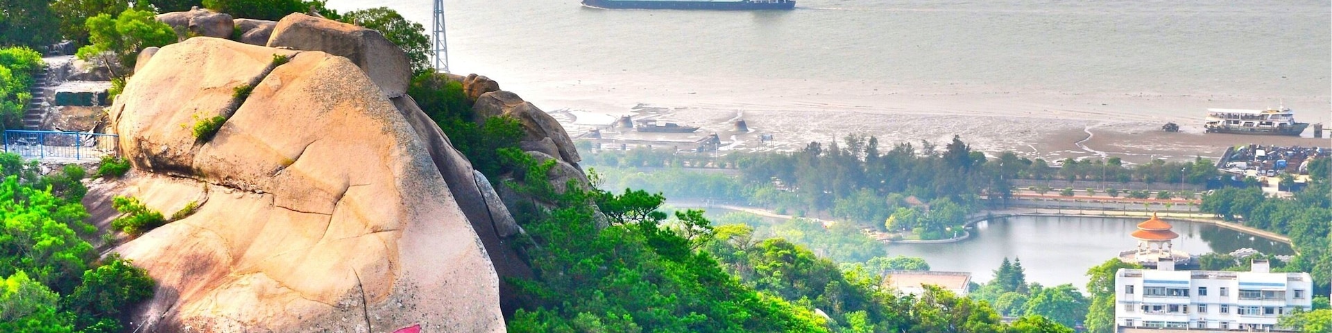 Shantou (汕頭), formerly romanized as Swatow and sometimes known as Santow, is a prefecture-level city on the eastern coast of Guangdong, China, with a total population of 5,391,028 as of 2010. (Wikipedia)
Picture: Queshi Scenic Area (礐石風景名勝區) and Shantou Harbor
#China #Guangdong #Shantou #Asia #river #QueshiScenicArea #ShantouHarbor #hiking #Chine #port #Swatow #rock #AboveItAll