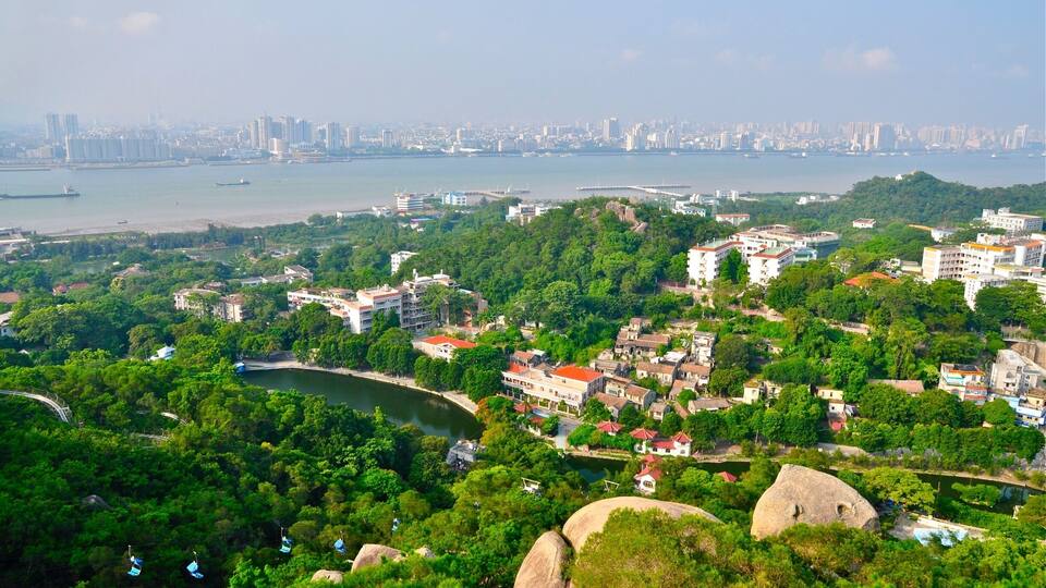 Shantou (汕頭), a city significant in 19th-century Chinese history as one of the treaty ports established for Western trade and contact, was one of the original four special economic zones of China such as Shenzhen, Xiamen and Zhuhai established in the 1980s. (Wikipedia)
Picture: Queshi Scenic Area (礐石風景名勝區) and Shantou Harbor
#China #Guangdong #Shantou #Asia #QueshiScenicArea #ShantouHarbor #hiking #Chine #river #port #AboveItAll