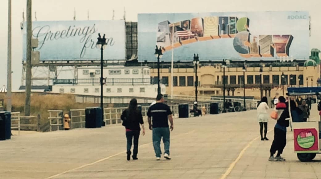 Right in front the surf shop, makin our way down the boardwalk.