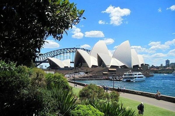 You can’t beat the serenity and harbour views from the Botanical Gardens. A great free way to spend a few hours in Sydney. Walk from the Opera House to Mrs Macquarie’s Chair for one of the best vantage points in Sydney. Take a picnic lunch, a blanket and a bottle of wine.