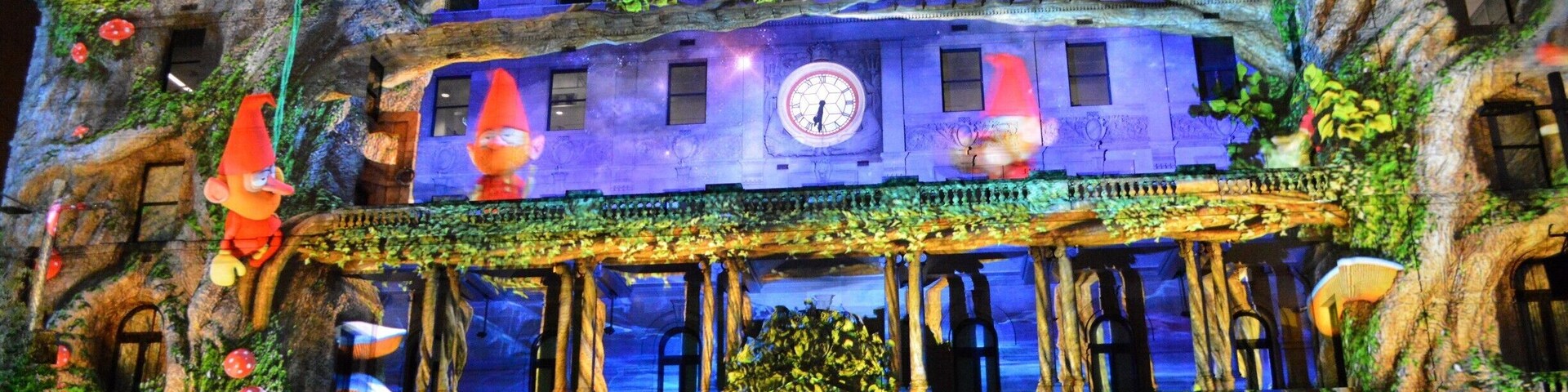 #VIVIDSydney.
Sydney's wintery light festival.
This cool light animation has stolen the show. Crowds of people come to Circular Quay to see this particular event.
The VIVID event is getting bigger and bigger each year and more and more places around town are joining in the event.
Don't miss VIVID from late May to June long weekend.