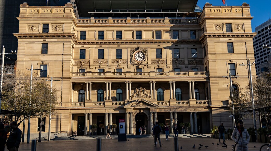 Since opening in 1845, Customs House has been the entry point for newly arrived goods, people and ideas flowing into Sydney. One of Sydney’s iconic heritage buildings, Customs House is open to everyone.