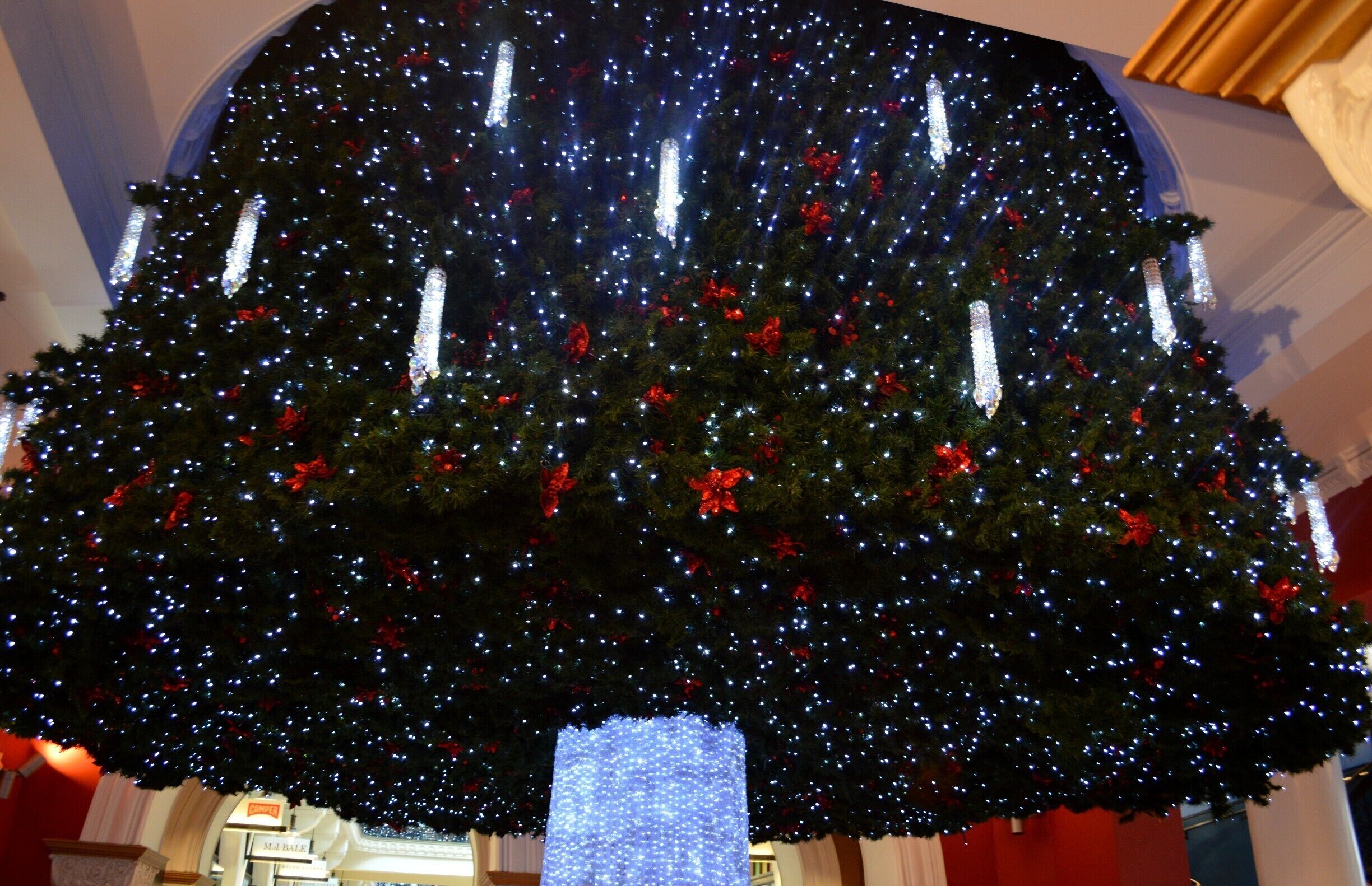 Swarovski Crystal Christmas Tree at the QVB in Sydney CBD.  Stunning and a must see if your in town. The base.