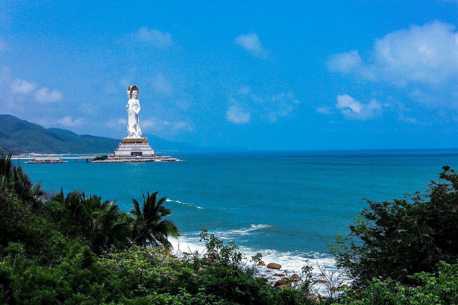 The #Guanyin of the South Sea of #Sanya, one of the largest cultural tourist attractions in China.

https://twitter.com/Beautifulgx