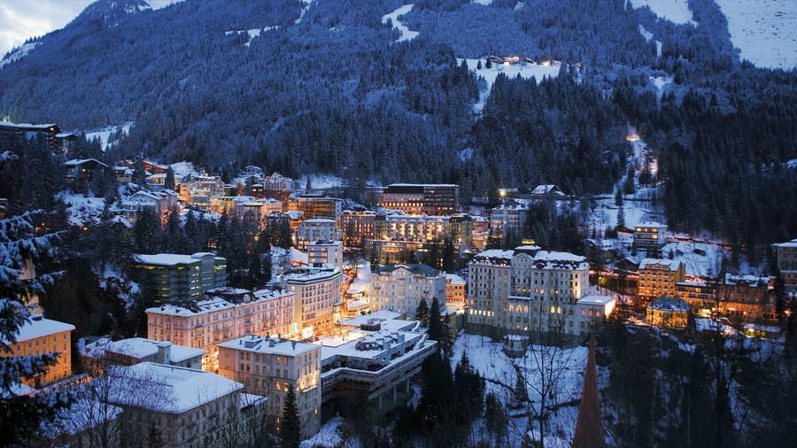 Bad Gastein which includes snow and night scenes