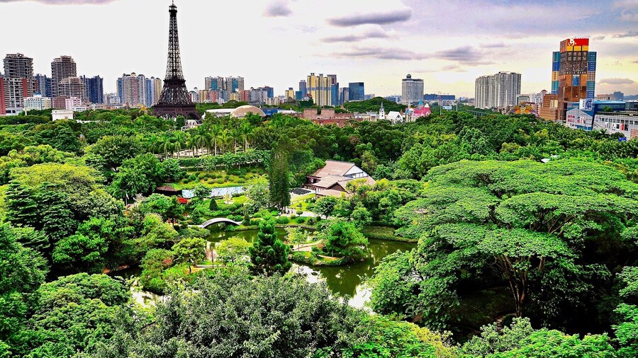 Looking west to the Window of the World (世界之窗) from my friend’s apartment in Shenzhen, Guangdong Province, China. It’s China Mainland’s second theme park after reform and opening up in 1979, and has about 130 reproductions of some of the most famous tourist attractions in the world squeezed into 48 hectares (118 acres). The 108 metre