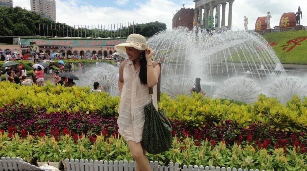 Nice place if u want to took some landmarks of different places in the world 😉