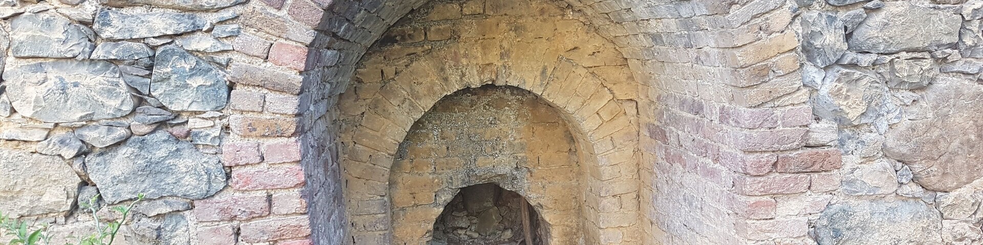 1700 century Kiln used to process lime stones to obtain 'mortar' to be used in construction.