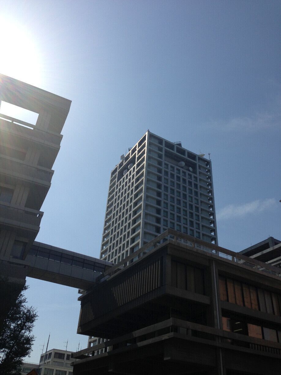 Kagawa Prefectural Office main building is a building of 22 floors. 21 floor can enjoy the outlook in the observation room. Moreover, there is no charge.
