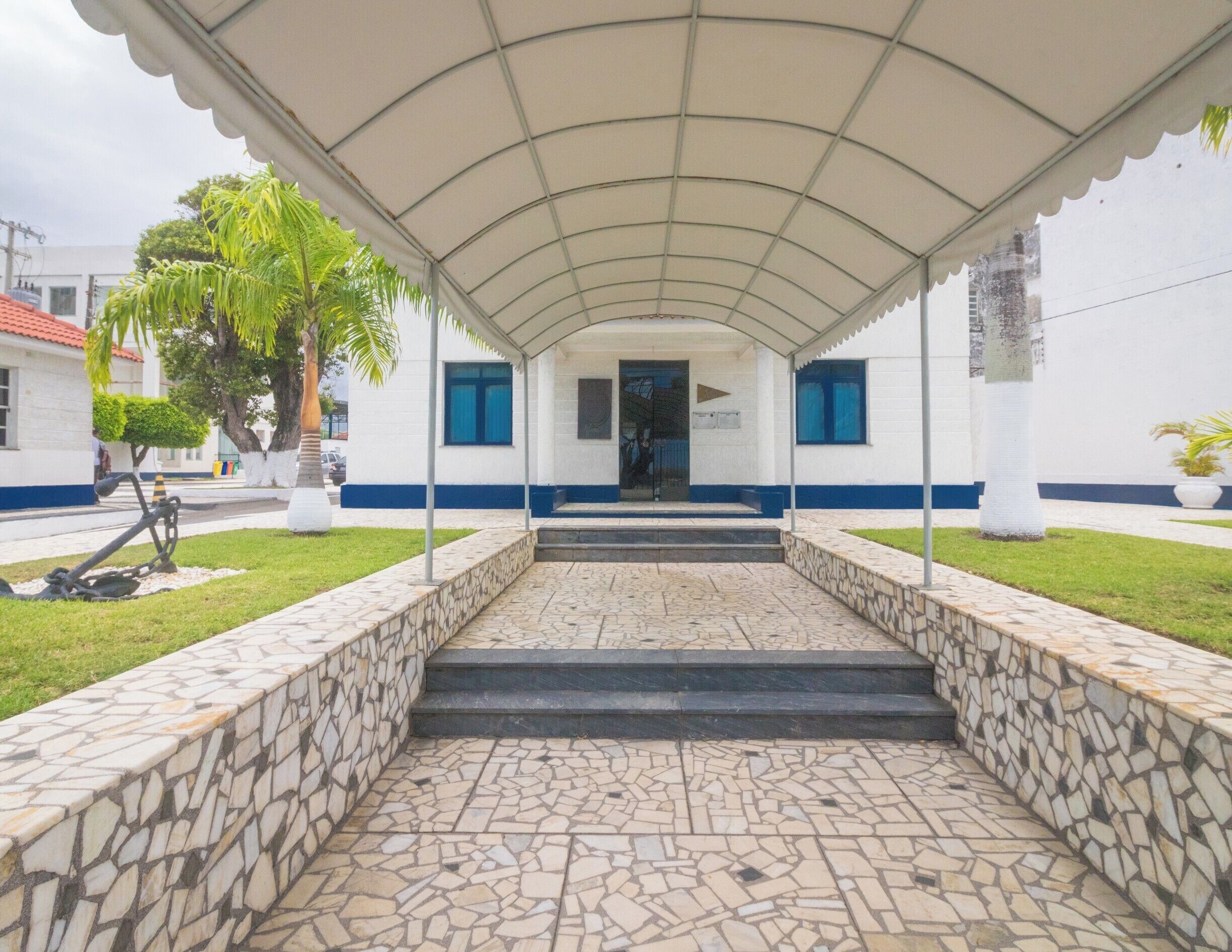 Capitania dos Portos de Sergipe, one of many buildings along Av. Ivo do Prado on the Sergipe River. #BVStrove