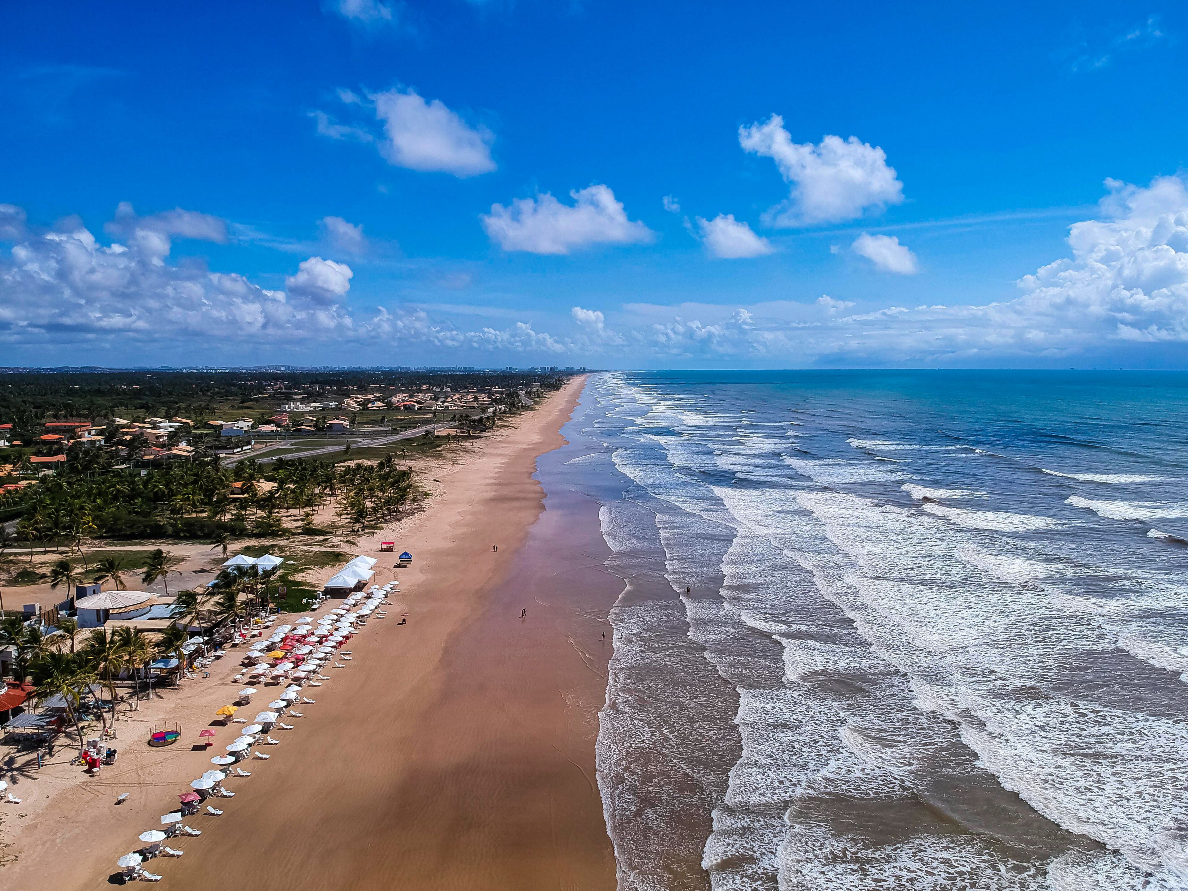 Vista aérea da praia do Refúgio em Aracaju