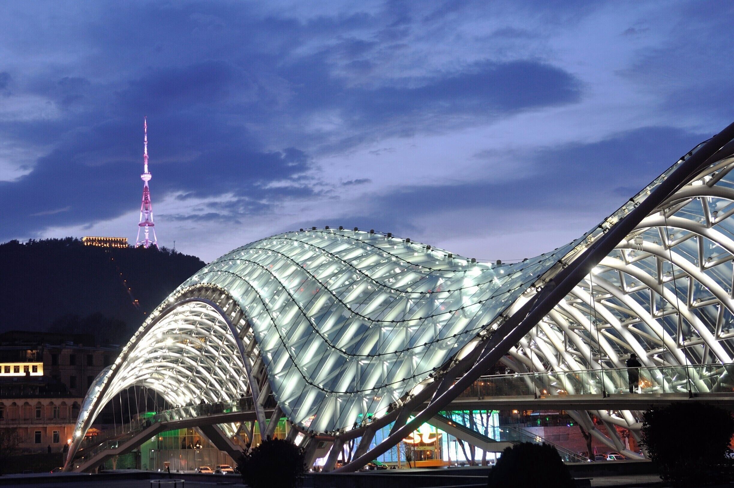 #streetphoto #travelphotography #georgia #tbilisi #bluehour