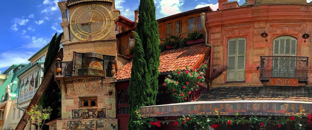 Everyone has heard of the leaning tower of Pisa, but Tbilisi has its own version. Located on a side street in Old Tbilisi, the quirky tower, held up with one steel beam, is definitely worth checking out! #lifeatexpedia #georgia #caucasus