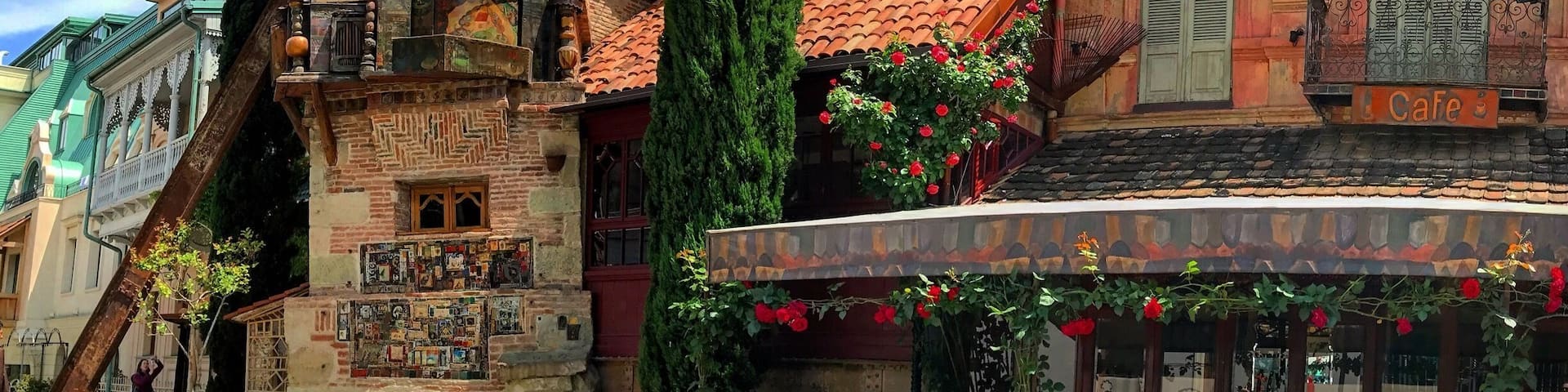 Everyone has heard of the leaning tower of Pisa, but Tbilisi has its own version. Located on a side street in Old Tbilisi, the quirky tower, held up with one steel beam, is definitely worth checking out! #lifeatexpedia #georgia #caucasus