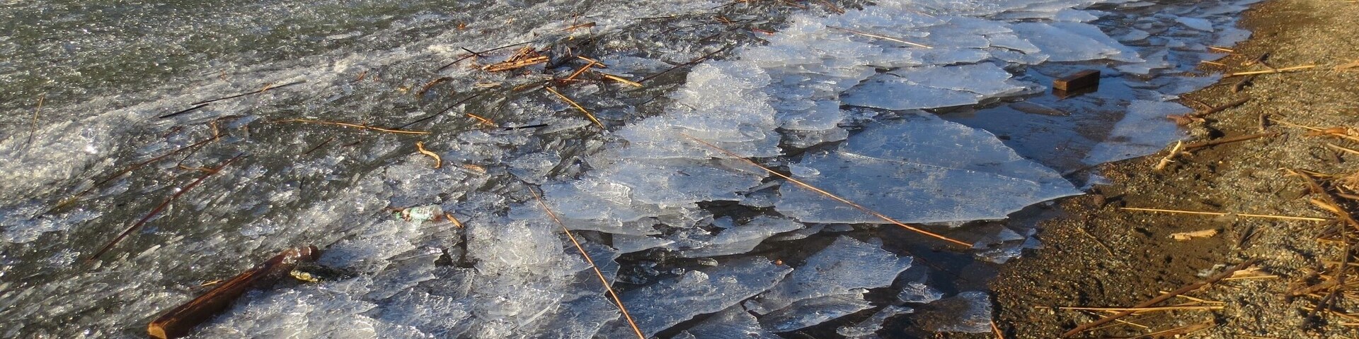 Frozen ice on the shore of Lisi Lake in the city of Tbilisi.
Lisi Lake is a freshwater lake on a plateau that rises over the city. The entire surface of the lake froze during a recent cold snap.
A brief climb in temperatures thawed most of the lake - the ice that remained broke into pieces and was carried by strong winds to one part of the shore.
