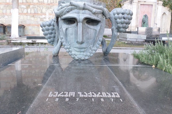 The grave of a Soviet-era actor named Sergo Zakariadze. This picture was taken at a place called the Mtatsminda Pantheon in the city of Tbilisi, Georgia.
The Mtatsminda Pantheon is a graveyard for historical figures in Georgian history - this graveyard is located in the courtyard of a church that has a scenic outlook over the entire city of Tbilisi.