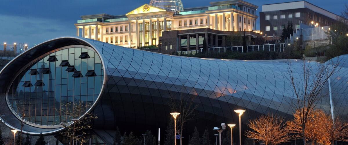 #streetphoto #travelphotography #georgia #tbilisi #bluehour