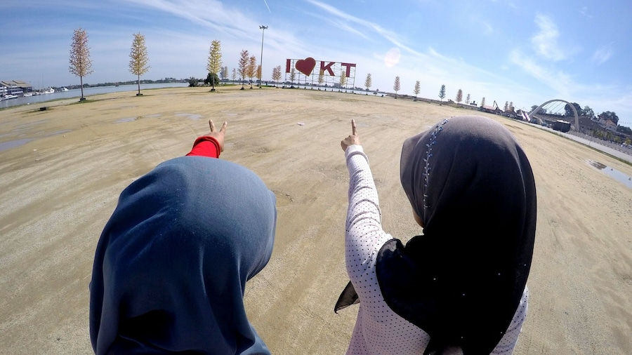 Kuala terengganu has its new beautiful attraction..at the waterfront you will see this big ilove Kt sign just opposite chinatown..