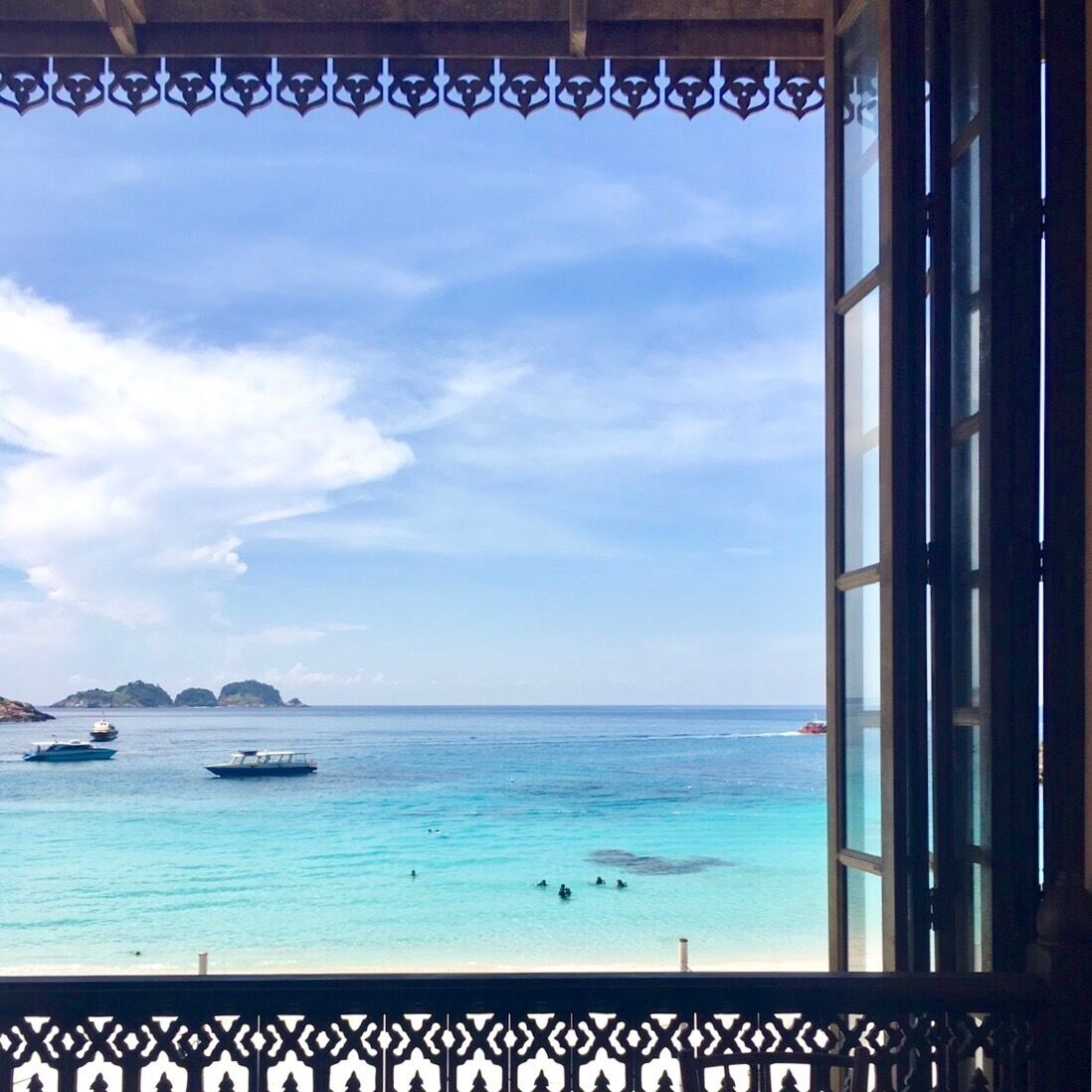 View from windows 😍 #beachtips