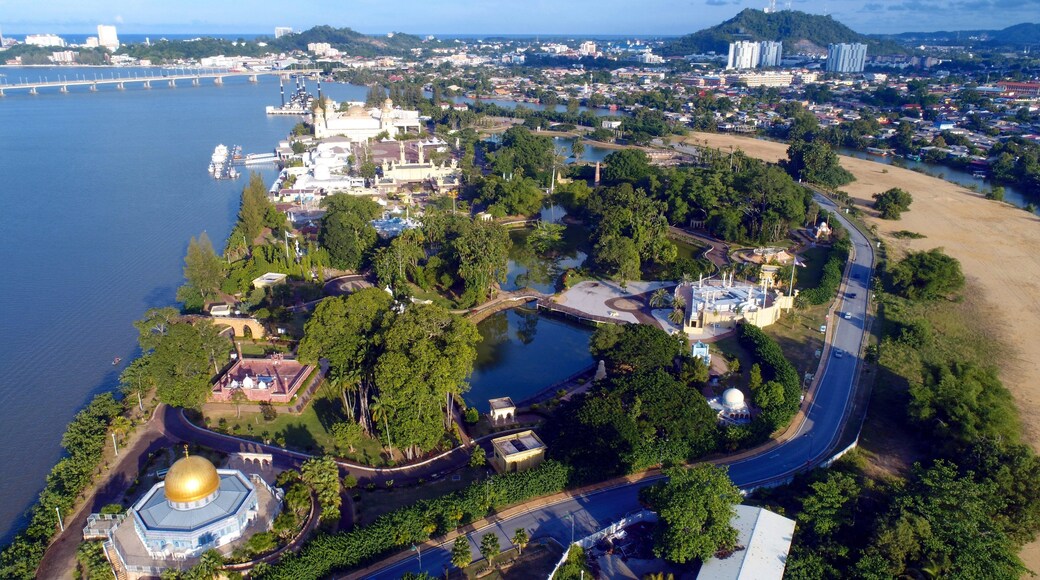 Kuala Terengganu which includes landscape views and a coastal town