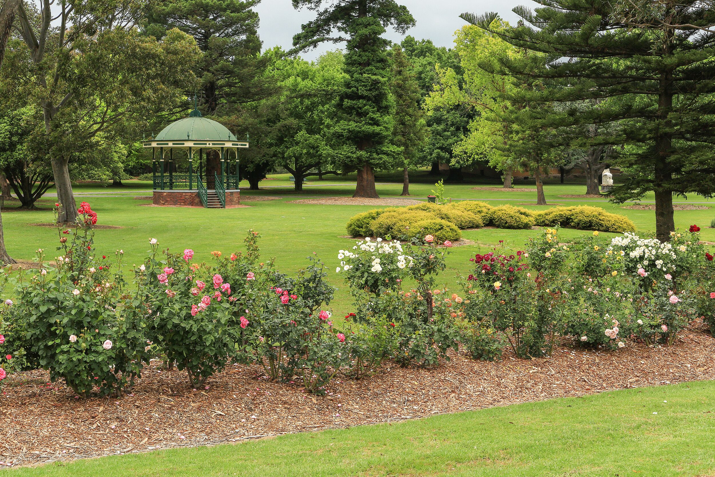 The pretty gardens of Victory Park in Traralgon, Victoria, Australia. 