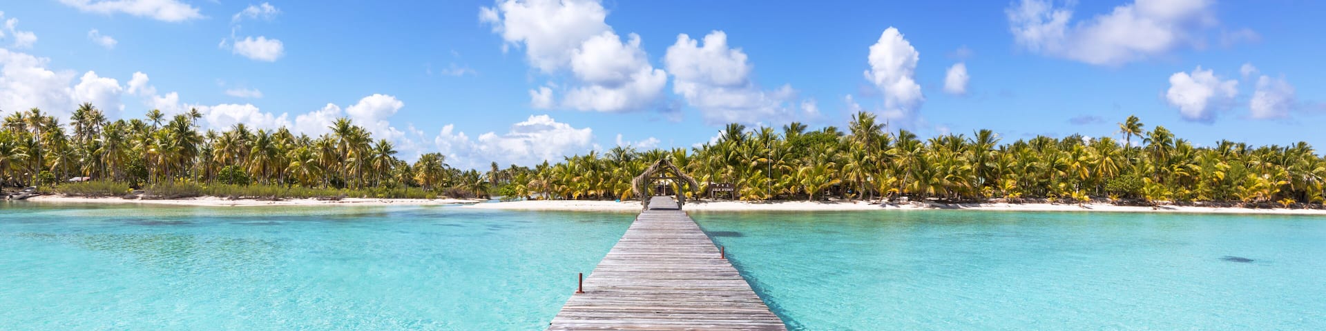 Tikehau Hotel Guide