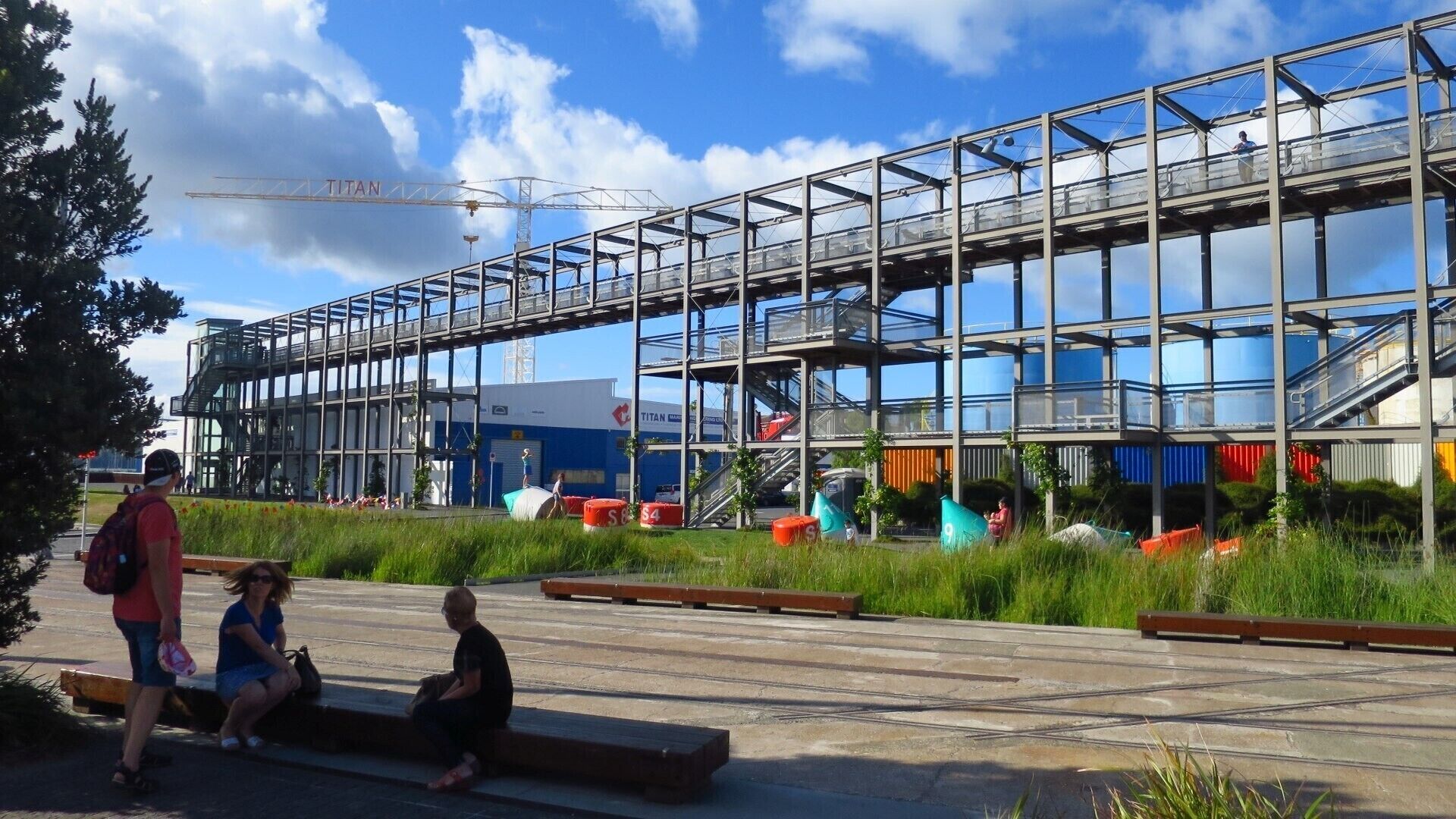 The name says it all, Silo Park, in Wynyard Quarter has been established around the 35 metre Golden Bay cement silo and ‘six-pack’ in recognition of the area’s industrial heritage. Silo Park offers striking views across to Westhaven Marina and the Auckland Harbour Bridge.



#UrbanJungle