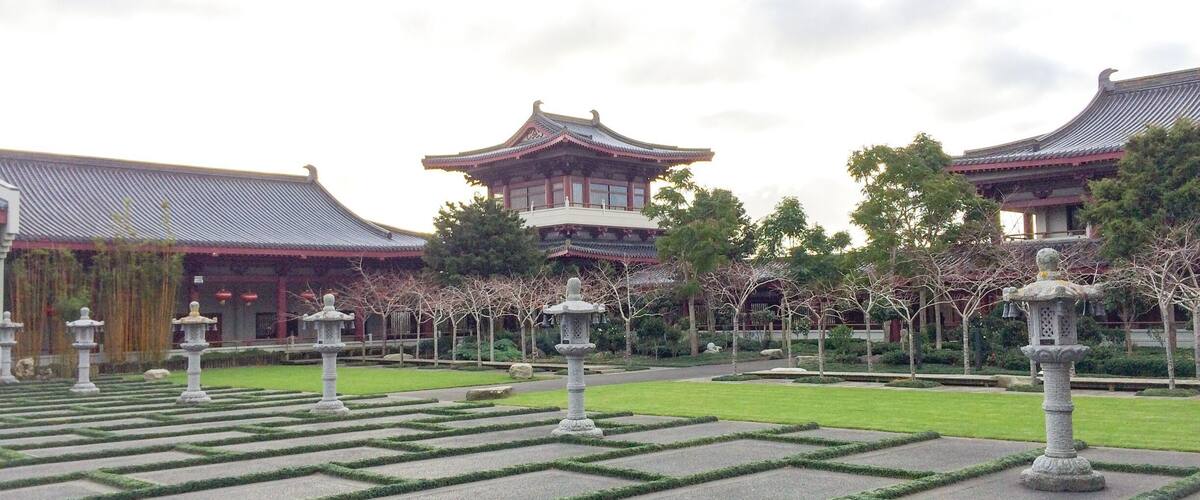 I've lived in Auckland over 10 years & didn't realise we had a beautiful Buddhist temple here. Really good vegetarian cafe here too, run by the monks. Serenity. Can't wait too see cherry blossoms in a few months