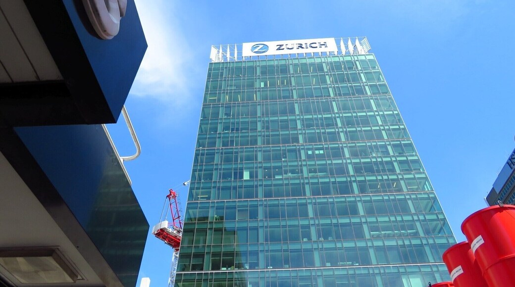 Zurich House’s top of the range contemporary office space uses energy efficient and environmentally friendly materials, achieving a 5-Star Green star rating for environmental sustainability. Across the road from Britomart Transport Centre on 21 Queen Street, the building stands in one of the most desirable city blocks in the Auckland CBD (Central Business District) and features a spacious two-storey entrance gallery with modern lobby café. Energy efficient glazing clads the entire façade - maximizing natural light, and all work spaces are within six metres of floor to ceiling windows.
#UrbanJungle