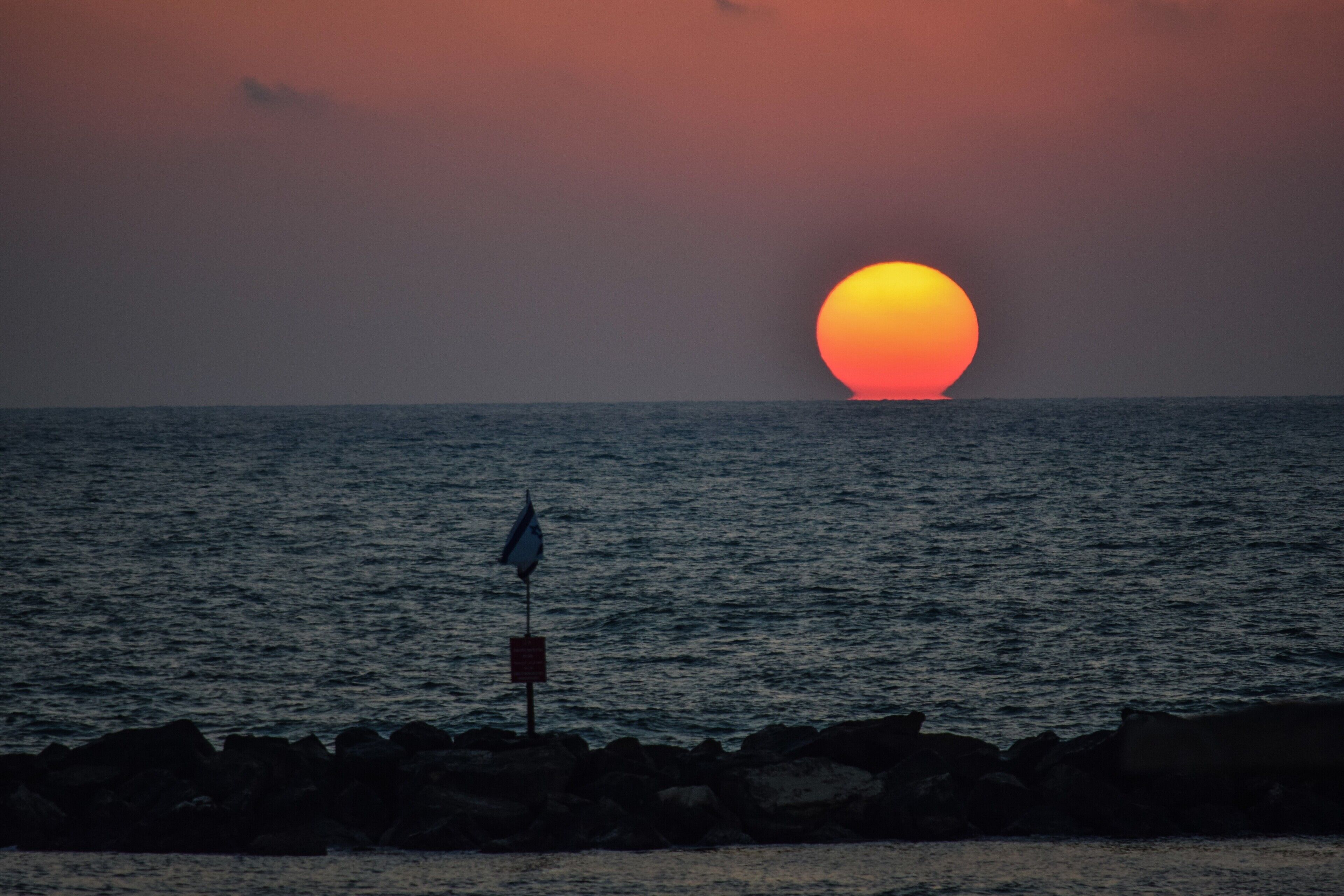 It is impossible to watch a sunset and not a dream.. 
Reflection mood.. 

#LifeAtExpedia #Israel #TelAviv #nofilter #Reflection