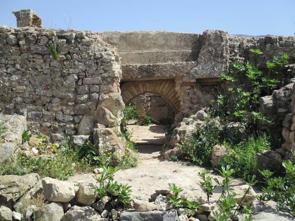 I believe this is the bakery.  Water pipes ran underneath the ovens, which heated water for the baths in the surrounding homes.

http://davenotravels.blog