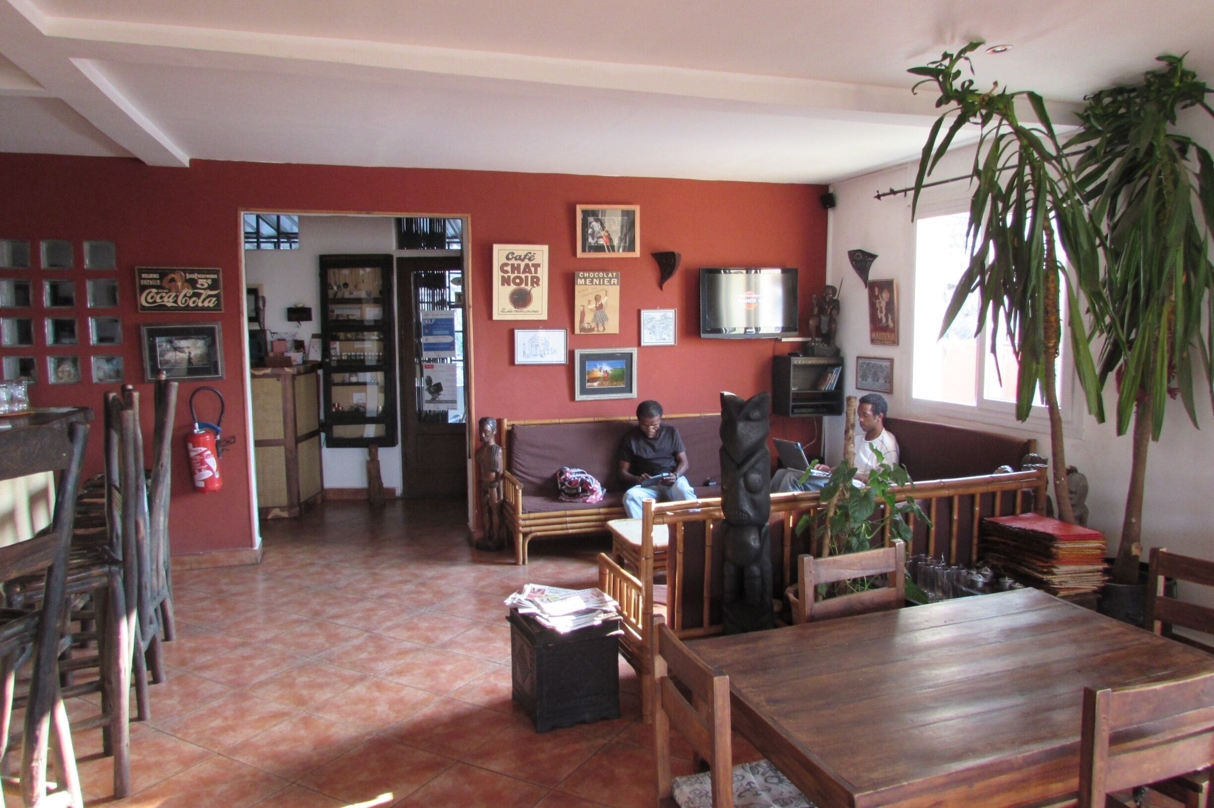 The hotel Niaouly is a small charming hotel in the city center of Antananarivo, capital of Madagascar. Very good value for money.