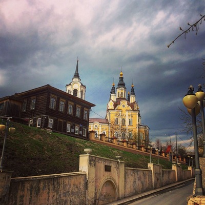 One of the many churches in Tomsk, a funny little student city nit too far away from Novosibirsk in Siberia. Definitely worth staying for a weekend.