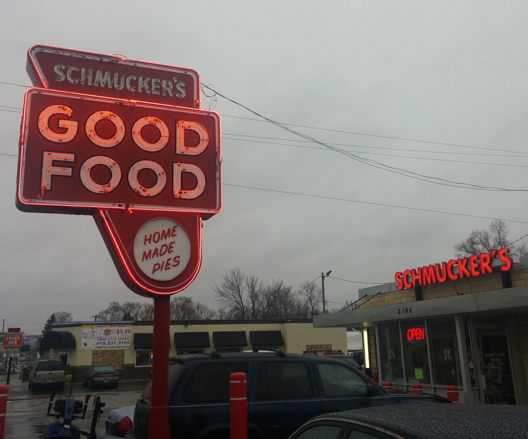 Schmucker's Restaurant has been a Toledo dining tradition since 1948. Not much has changed, the 13 chrome stools at the lunch counter have been there from the beginning.

Schmucker's offers handmade pies available daily in over 20 varieties!