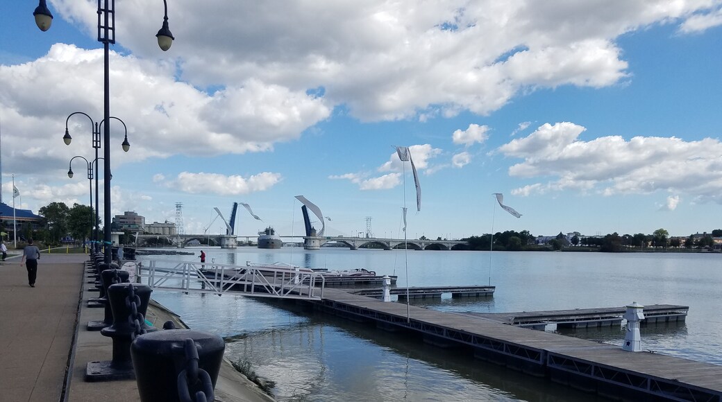 A nice park to stop for lunch and watch the ships coming into the Maumee river from Lake Erie.
