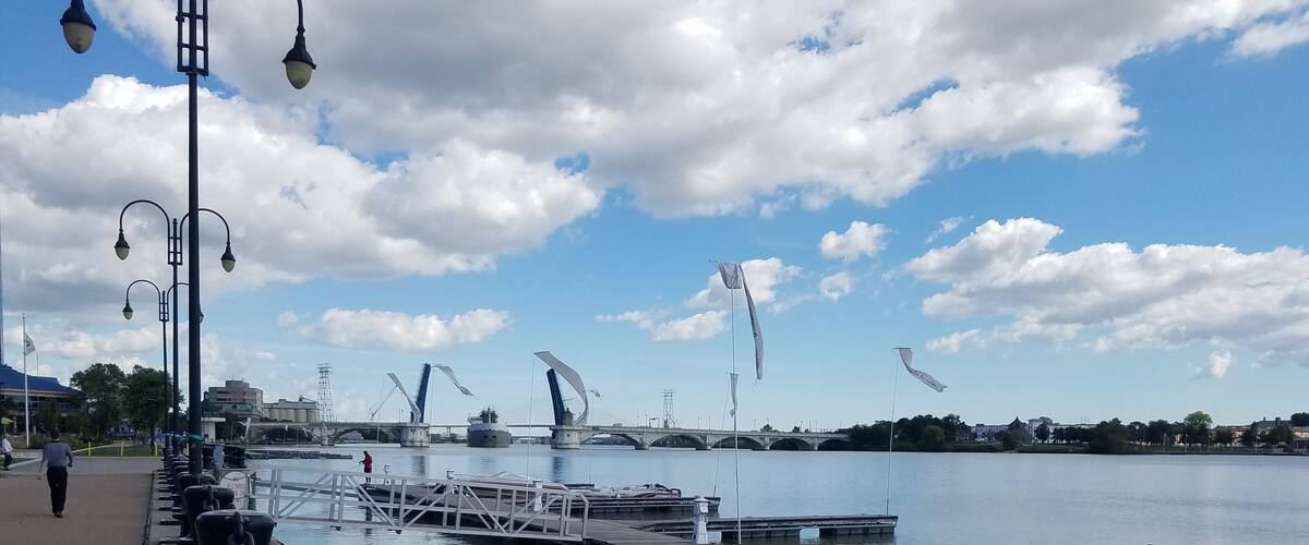 A nice park to stop for lunch and watch the ships coming into the Maumee river from Lake Erie.