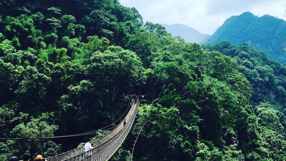 Walking a the suspension bridge