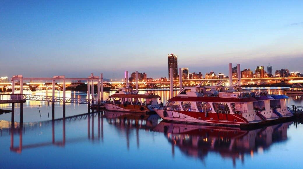 - -
#Dadaocheng #DadaochengWharf #Taiwan #asia #iseetaiwan #island #taipei #amazing #nightscape #nightview #amazingtaiwan #reflection #river #riverside #riverbank #Bridge #cityscape #cityview #landscape #nighttime #nightshot #nightboat #nightboating #nightlights #nightriver #color #sky #cityscape #sunset #igerstaiwan #travel