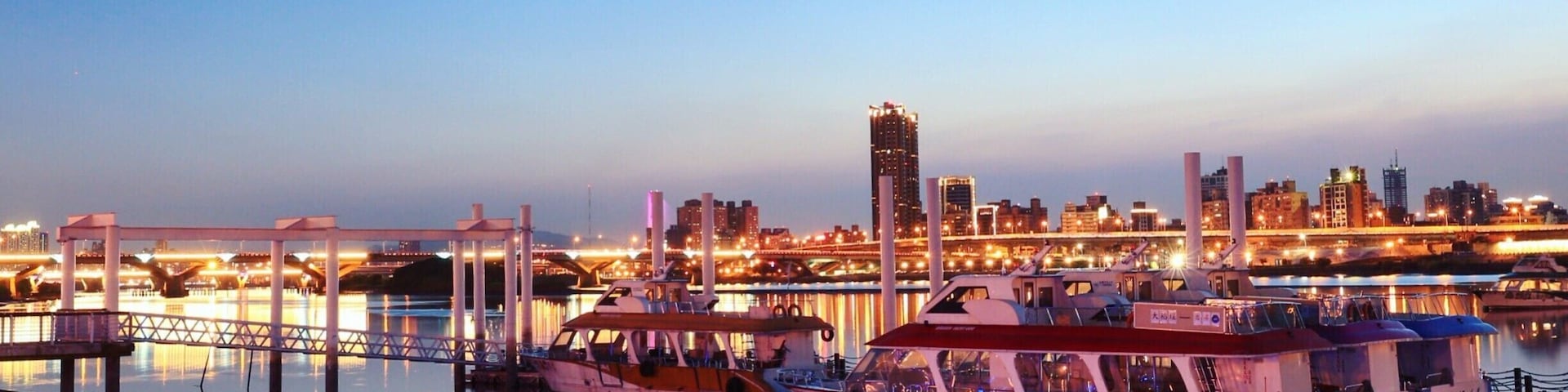 - -
#Dadaocheng #DadaochengWharf #Taiwan #asia #iseetaiwan #island #taipei #amazing #nightscape #nightview #amazingtaiwan #reflection #river #riverside #riverbank #Bridge #cityscape #cityview #landscape #nighttime #nightshot #nightboat #nightboating #nightlights #nightriver #color #sky #cityscape #sunset #igerstaiwan #travel