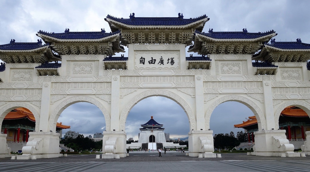 Sunset Idea house overlooking the beautiful Washington coast!