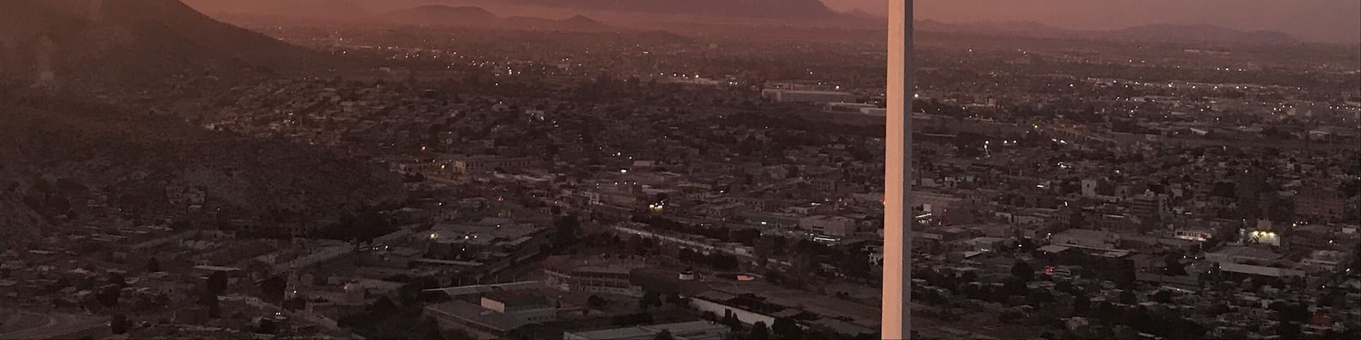 The desert sky, dramatically hopping from one color to another, in Northern Mexico. Yellow, blue, purple, pink, and red; a masterpiece with a blessing.
#torreon #coahuila #mexico #sunset #lifeatexpedia #sky #cross #cityscapes #panoramicviews #red #goldenhour
