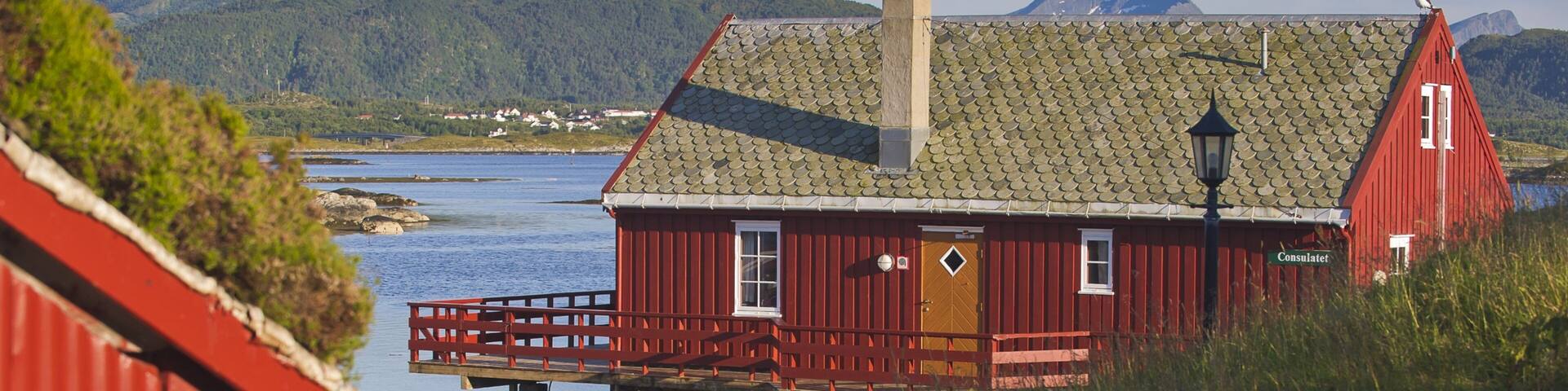 Trondheim showing heritage architecture, a house and general coastal views