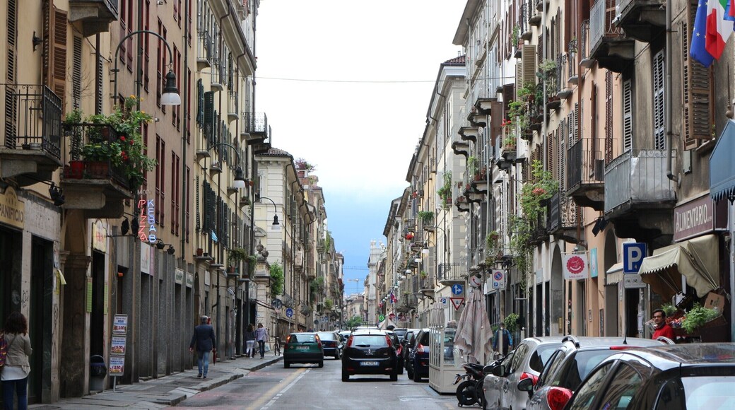 Could stroll for hours through this quintessential North Italian city.