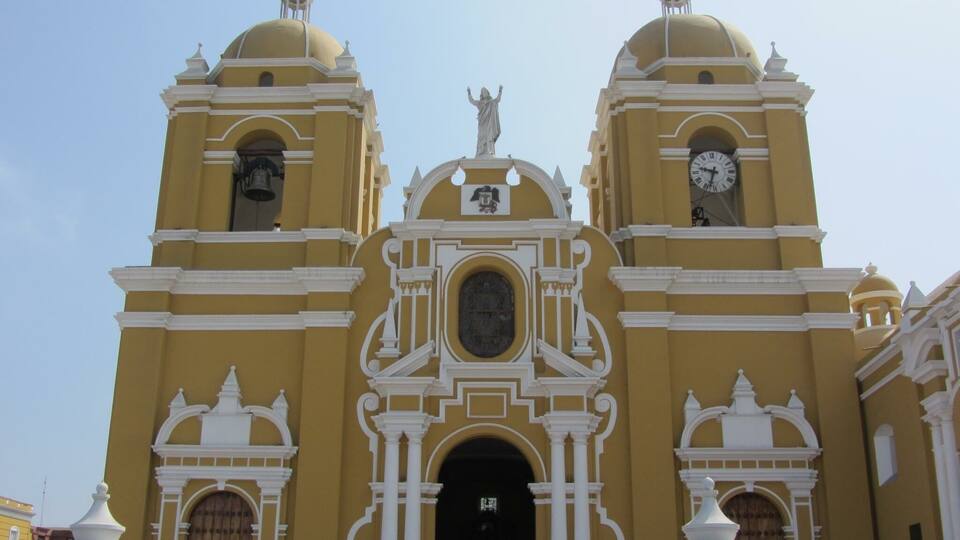 Our hotel the Libertador, which was in an old colonial house, was just across the Plaza de Armas from the Cathedral