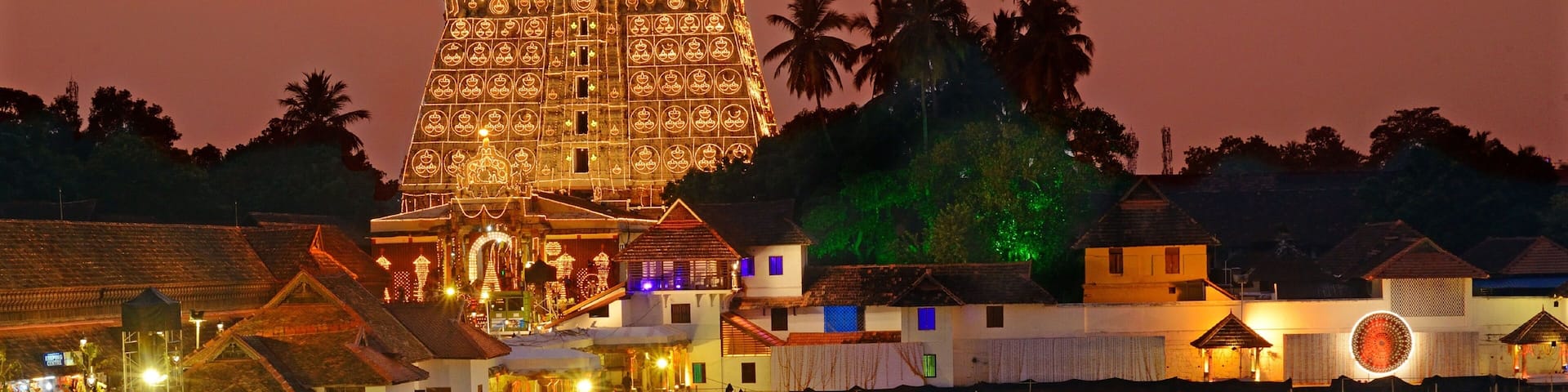 Sri Padmanabhaswamy Temple illuminated at Lakshadeepa festival, Murajapam festival, lighting of oil lamps, Kerala, India