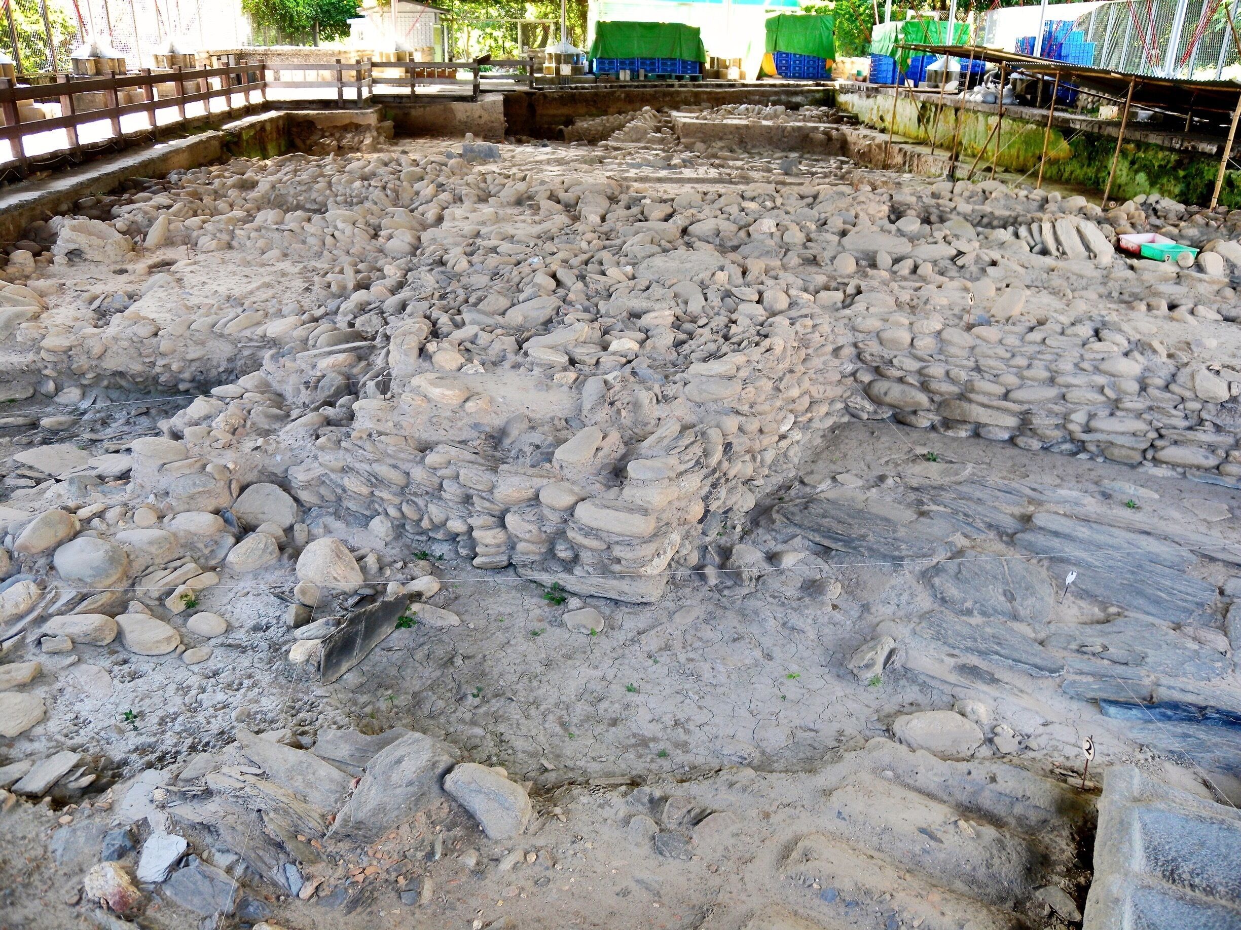 Peinan Culture Park (卑南文化公園) - the birthplace of the civilizations of Southeast Asia and the Pan-Pacific Ocean.
The National Museum of Prehistory (國立臺灣史前文化博物館) together with the Peinan Culture Park (卑南文化公園) are Taiwan’s first and also the most complete world-class museum and site of archaeology that represent Peinan culture. Peinan Culture Park has been built up around the prehistoric site, allowing visitors to view the excavation work in progress.
#InStone #Taiwan #Asia #Taitung #AncientRuins #History Photo Contest