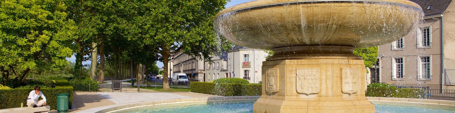 Tours showing a fountain